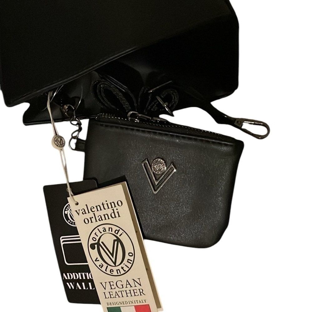 NWT Valentino satchel/ top handle bag. - Picture 4 of 5